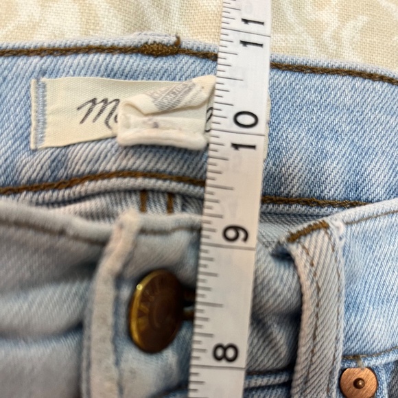 Madewell Mid-Rise Classic Straight Jeans, Wellingford Wash: Knee-Rip Edition, 25 - Picture 17 of 17